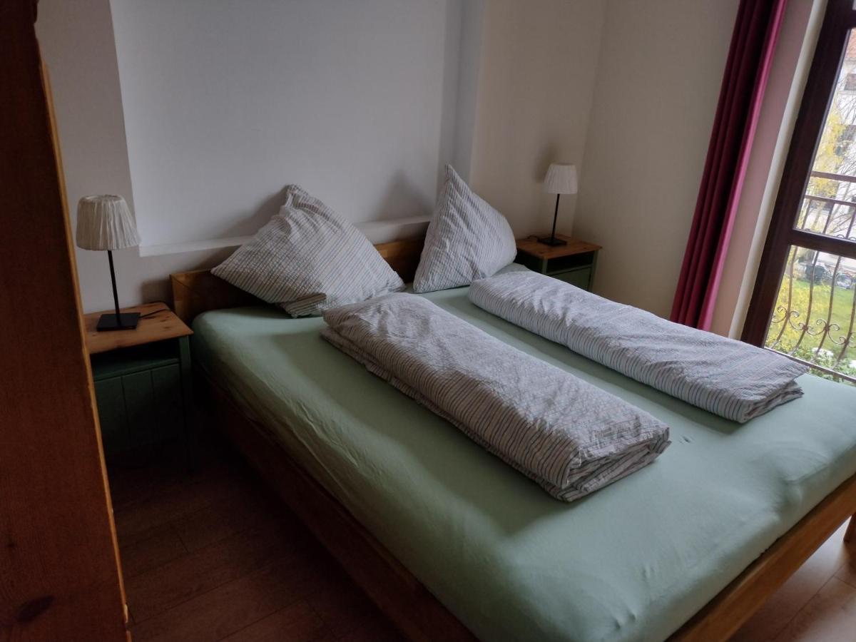 Apartment 3 Raum In 2 Km Vom Stadtzentrum Entfernt *