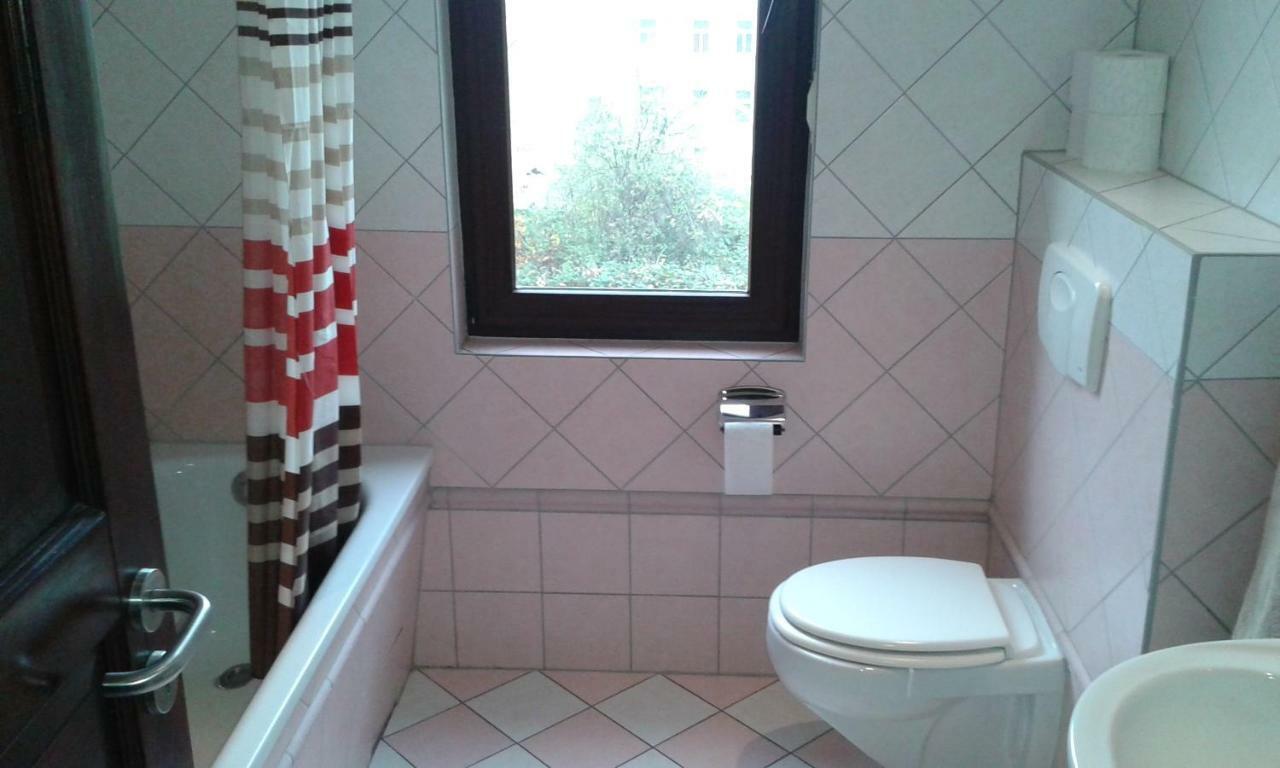 3 Raum In 2 Km Vom Stadtzentrum Entfernt Apartment *