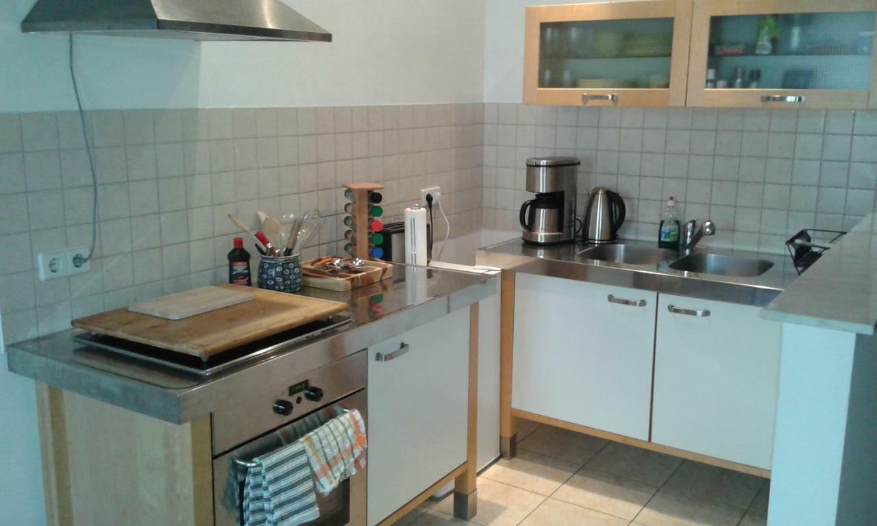 3 Raum In 2 Km Vom Stadtzentrum Entfernt Apartment *